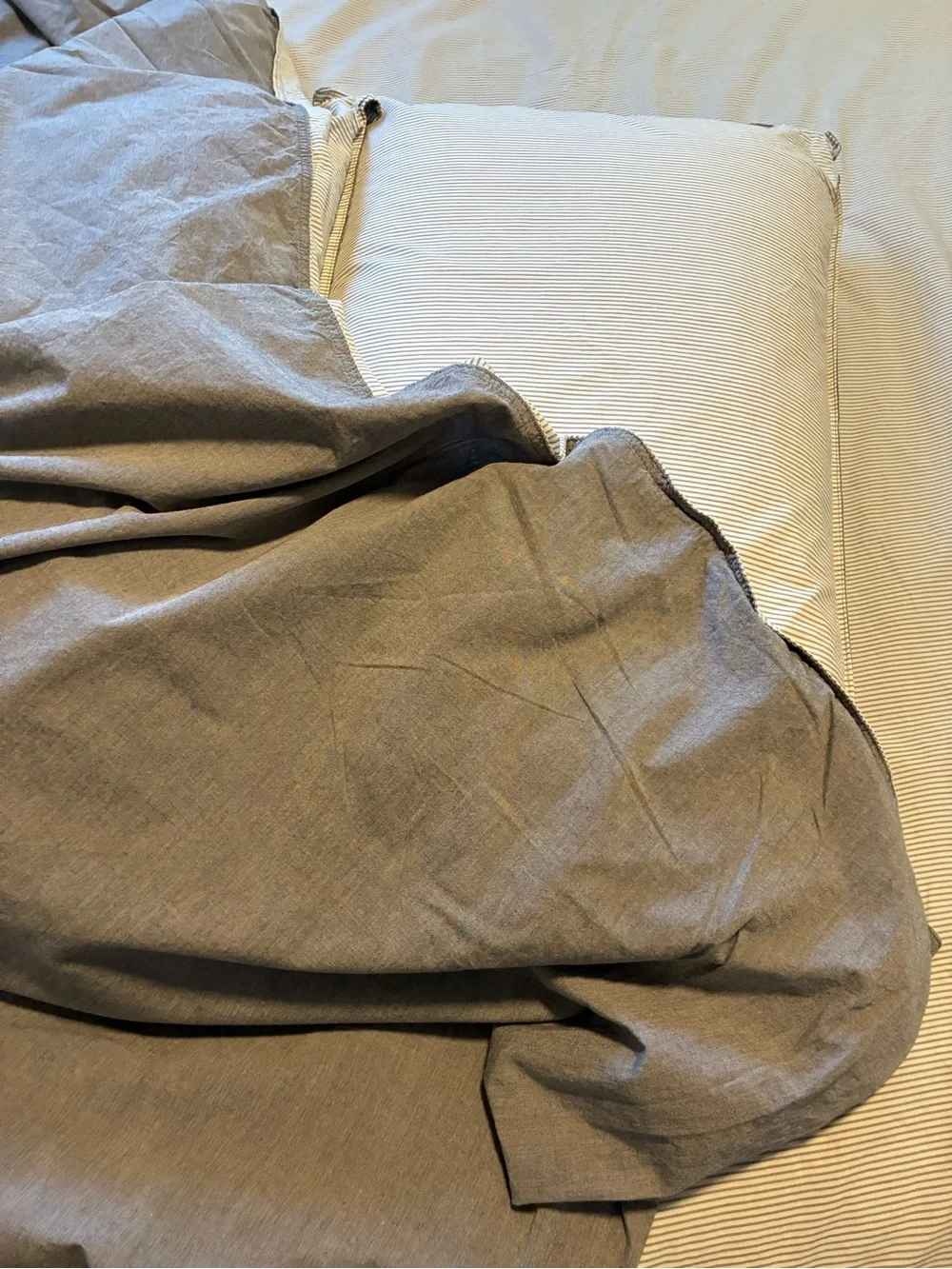 IKEA Blavinda Duvet cover set Full/Queen Gray white pinstriped Reversible EUC